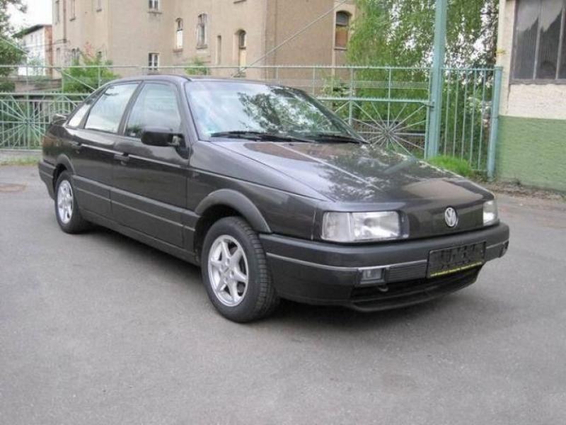 ФОТО Бампер задний для Volkswagen Passat B3 (03.1988-09.1993)  Павлоград