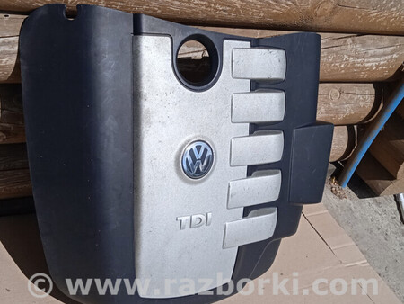 ФОТО Декоративная крышка мотора для Volkswagen Touareg  (10-17) Ковель