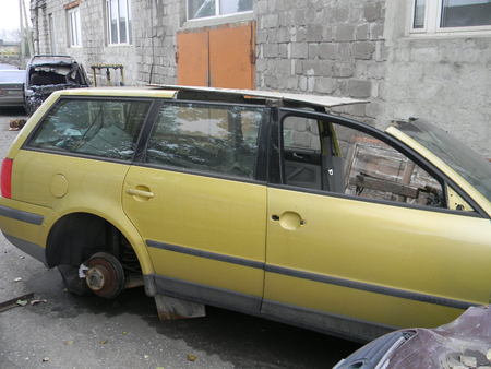 Дверь передняя правая для Volkswagen Passat B5 (08.1996-02.2005) Киев