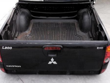 Крышка багажника для Mitsubishi L200 Ровно