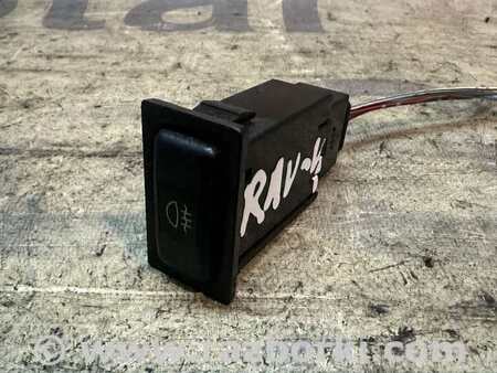 Кнопка противотуманных фонарей для Toyota RAV-4 (05-12) Киев 8416542010