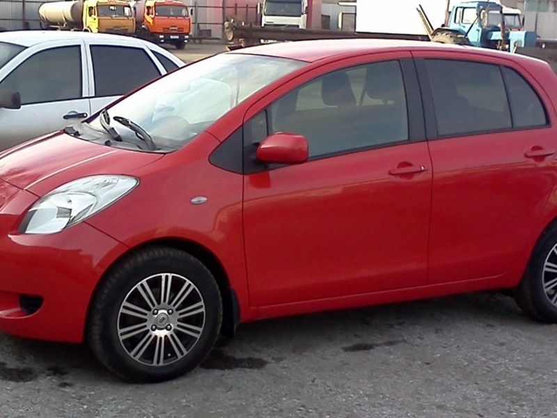 ФОТО Стекло лобовое для Toyota Yaris (05-11)  Днепр