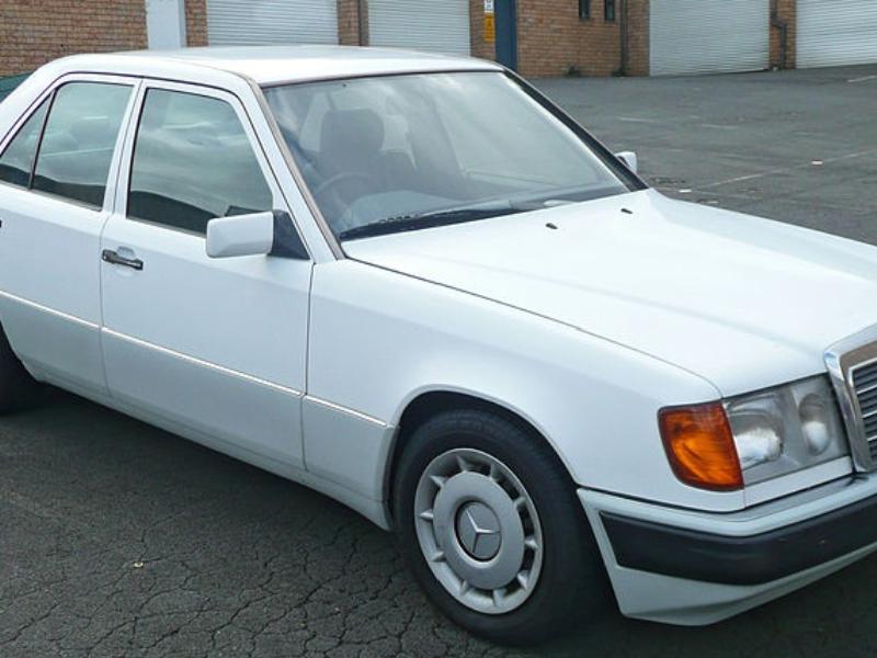 ФОТО Бампер задний для Mercedes-Benz W124  Львов