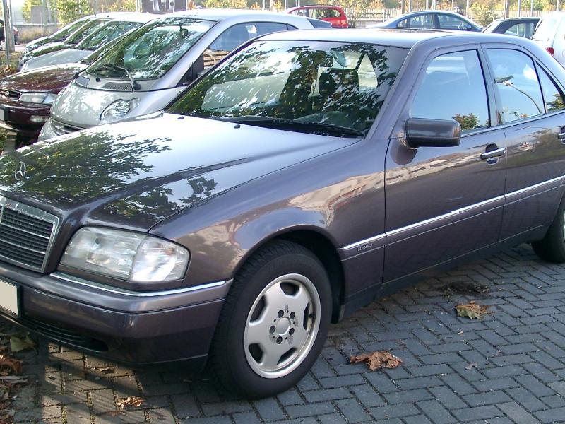ФОТО Крыло переднее правое для Mercedes-Benz 202-411  Харьков