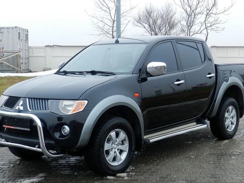 ФОТО Стекло лобовое для Mitsubishi L200  Киев