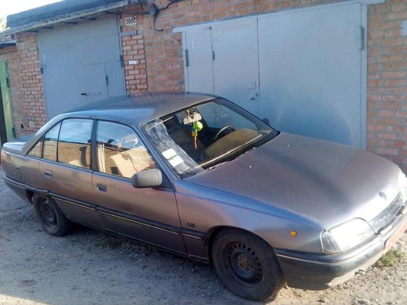 ФОТО Бампер задний для Opel Omega A (1986-1993)  Киев