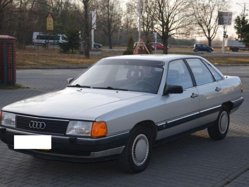 ФОТО Бампер задний для Audi (Ауди) 100 C3/C4 (09.1982-01.1995)  Львов