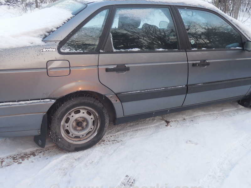 ФОТО Бампер задний для Volkswagen Passat B3 (03.1988-09.1993)  Львов