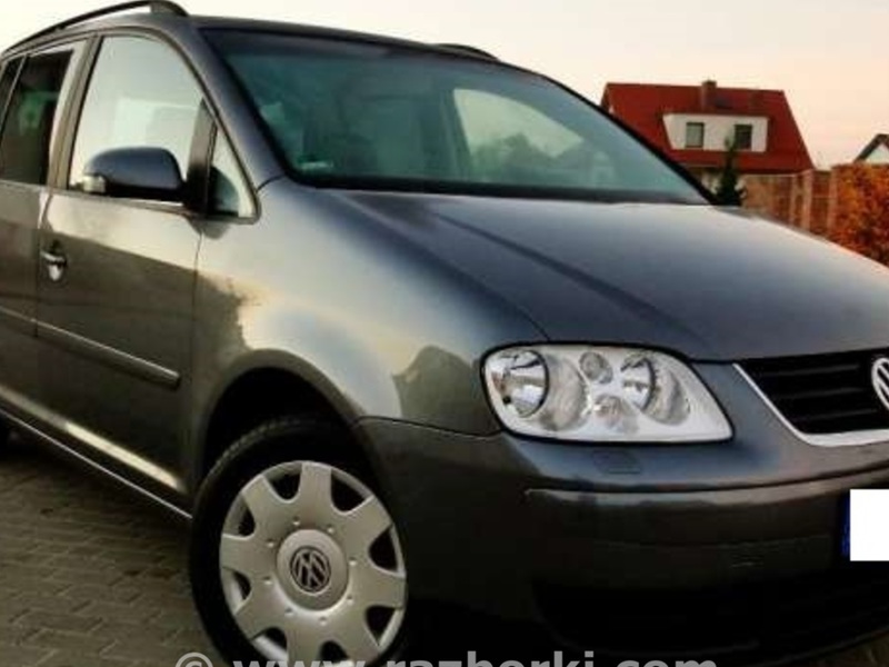 ФОТО Бампер передний для Volkswagen Touran (01.2003-10.2015)  Львов