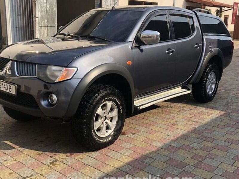 ФОТО Стекло лобовое для Mitsubishi L200  Киев