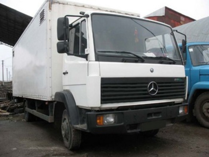 ФОТО Бампер задний для Mercedes-Benz 811-Ecopower  Александрия