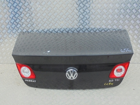 ФОТО Крышка багажника для Volkswagen Passat B8 (07.2014-...) Киев