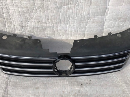 ФОТО Решетка радиатора для Volkswagen Passat B8 (07.2014-...) Киев