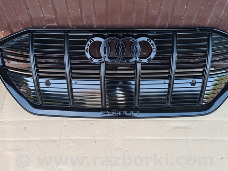 ФОТО Решетка радиатора для Audi (Ауди) Q8 4M (06.2018-...) Киев