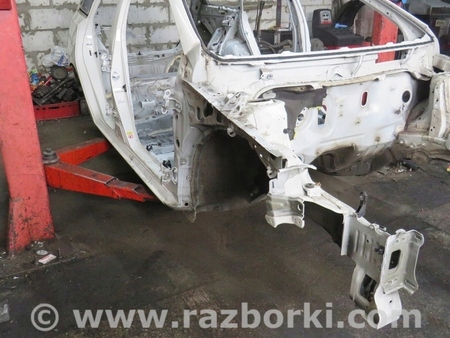 ФОТО Четверть автомобиля для Toyota Auris E180 (08.2012-03.2018) Киев