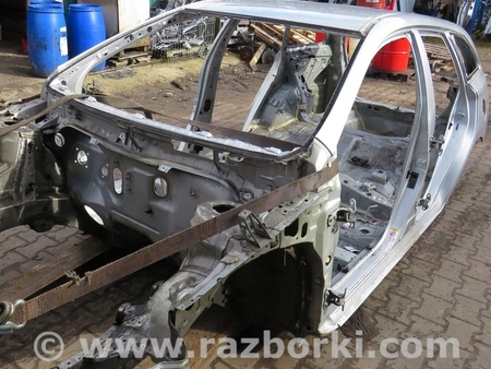 ФОТО Четверть автомобиля для Toyota Auris E180 (08.2012-03.2018) Киев
