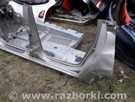ФОТО Стойка кузова центральная для Renault Duster Киев