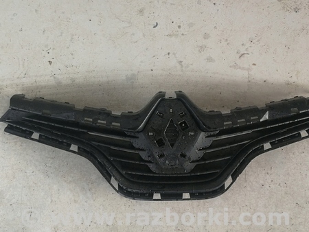 ФОТО Решетка радиатора для Renault Captur (2013-...) Киев