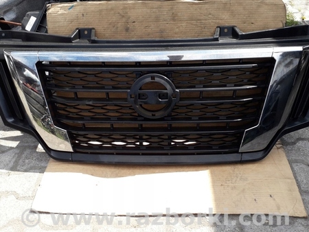 ФОТО Решетка радиатора для Nissan NV200 (09-15) Киев