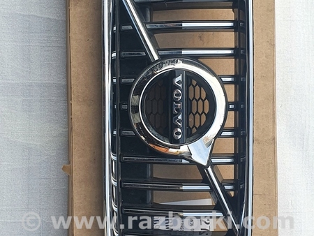 ФОТО Решетка радиатора для Volvo V40 Киев