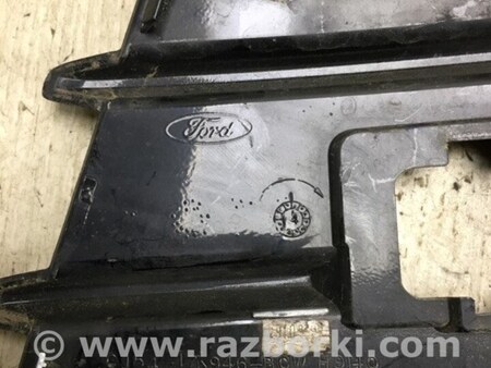 ФОТО Накладка противотуманной фары для Ford Escape 3 (01.2012-12.2018) Киев