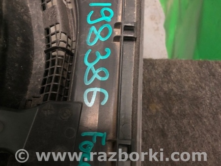 ФОТО Пластик под лобовое стекло (Жабо) для Subaru Forester (2013-) Киев