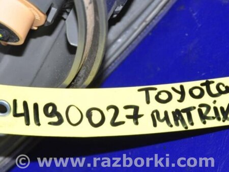 ФОТО Фонарь задний наружный для Toyota Matrix Киев