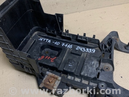 ФОТО Полка аккумулятора для Volkswagen Jetta 5 1K2, 1K5 (01.2005 - 12.2010) Киев