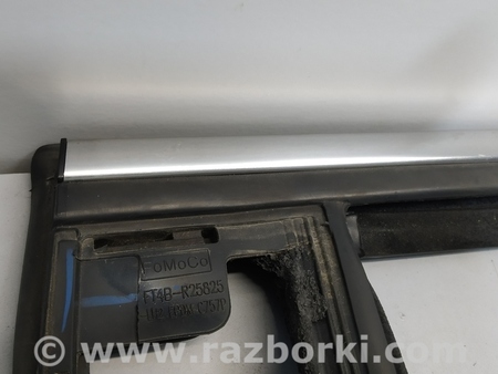 ФОТО Молдинг с уплотнителем стекла для Ford Edge 2 (02.2015-...) Киев