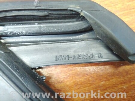 ФОТО Молдинг с уплотнителем стекла для Ford Mondeo 4 (09.2007-08.2014) Киев
