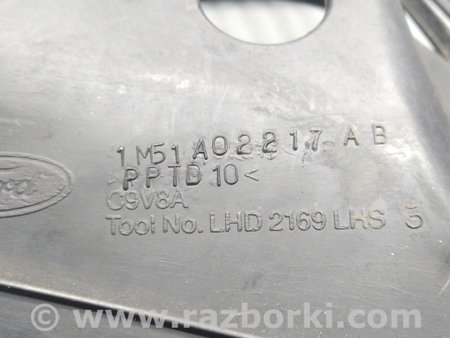 ФОТО Пластик под лобовое стекло (Жабо) для Ford Focus 1 (07.1998 - 09.2004) Киев