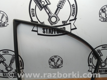 ФОТО Уплотнитель стекла двери для Ford Mondeo 3 (09.2000 - 08.2007) Киев