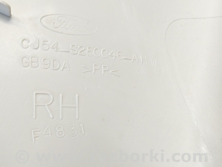 ФОТО Накладка задней стойки для Ford Escape 3 (01.2012-12.2018) Киев