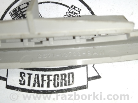 ФОТО Рамка плафона освещения для Ford Focus 2 (08.2004 - 07.2010) Киев