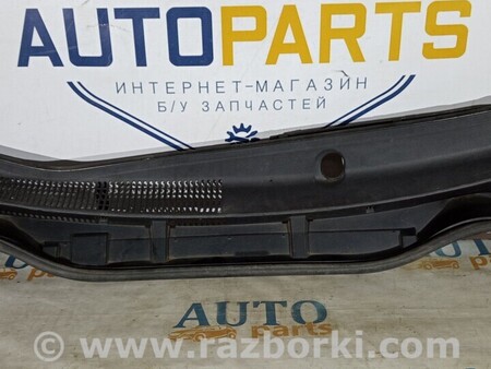 ФОТО Пластик под лобовое стекло для Toyota Auris E180 (08.2012-03.2018) Киев