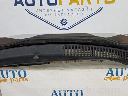 ФОТО Пластик под лобовое стекло для Toyota Auris E180 (08.2012-03.2018) Киев