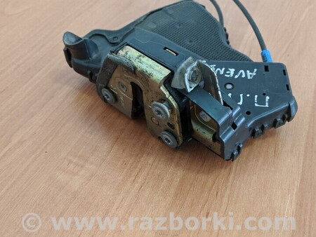 ФОТО Замок двери для Toyota Avensis T250 (02.2003-10.2009) Киев