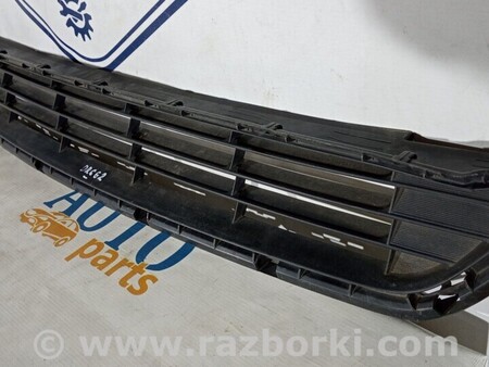 ФОТО Решетка бампера для Toyota Avensis T270 (10.2008-12.2012) Киев