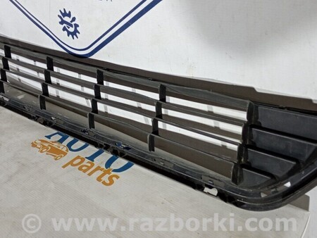 ФОТО Решетка бампера для Toyota Avensis T270 (10.2008-12.2012) Киев