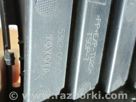 ФОТО Решетка бампера для Toyota Avensis T270 (10.2008-12.2012) Киев