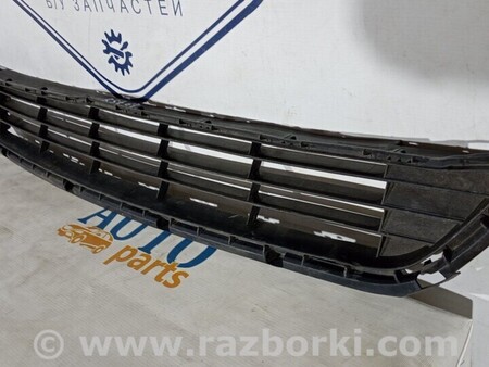 ФОТО Решетка бампера для Toyota Avensis T270 (10.2008-12.2012) Киев