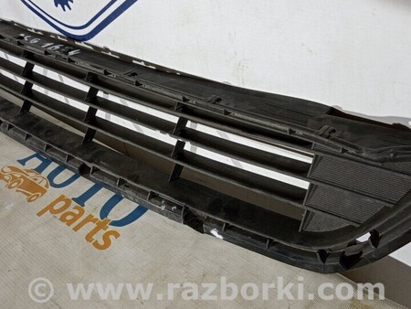ФОТО Решетка бампера для Toyota Avensis T270 (10.2008-12.2012) Киев