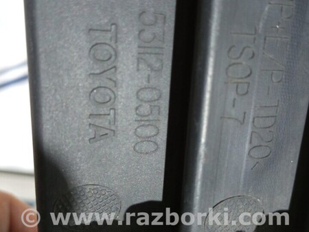 ФОТО Решетка бампера для Toyota Avensis T270 (10.2008-12.2012) Киев