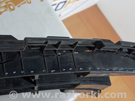 ФОТО Решетка бампера для Volkswagen Passat B8 (07.2014-...) Киев