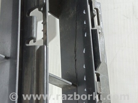 ФОТО Решетка бампера для Volkswagen Passat B8 (07.2014-...) Киев