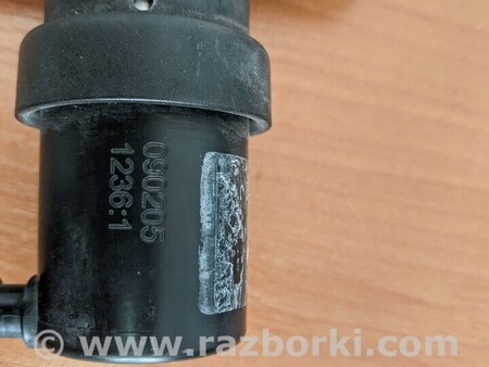 ФОТО Форсунка омывателя для Mazda 5 CR (2006-2010) Киев