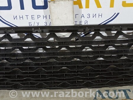 ФОТО Решетка бампера для Dacia Duster Киев