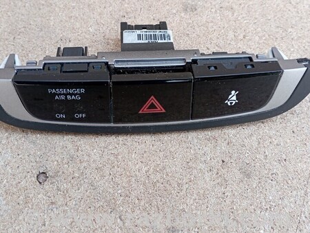 ФОТО Кнопка аварийки для Hyundai ix35 Tucson Киев