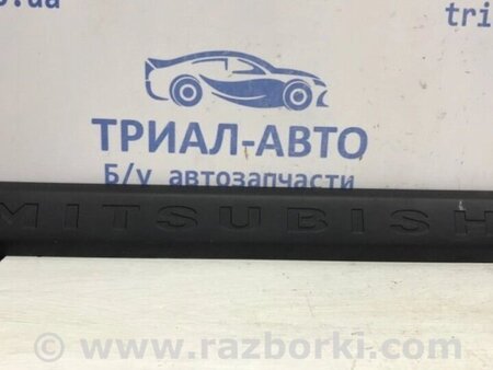ФОТО Накладка дверей для Mitsubishi Pajero Sport Киев