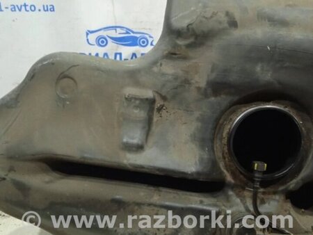 ФОТО Бак паливний пластик для Toyota Avensis T270 (10.2008-12.2012) Киев